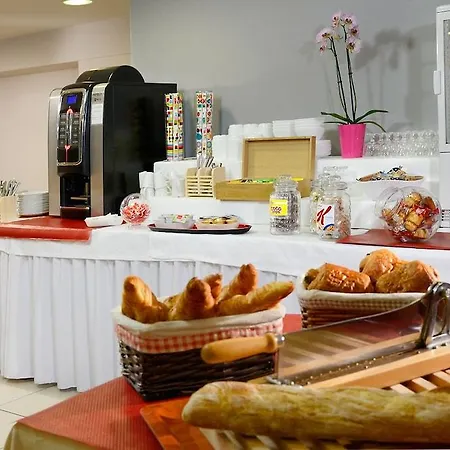 Hotel apartamentowy Resideal Antibes