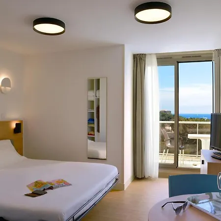 Residéal Apartahotel 4*